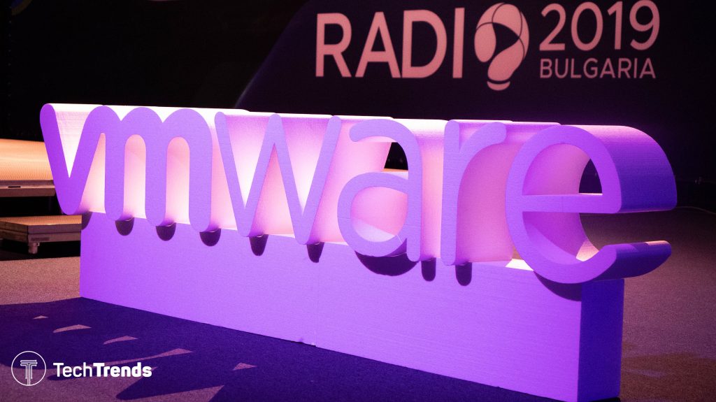 VMware-radio-logo