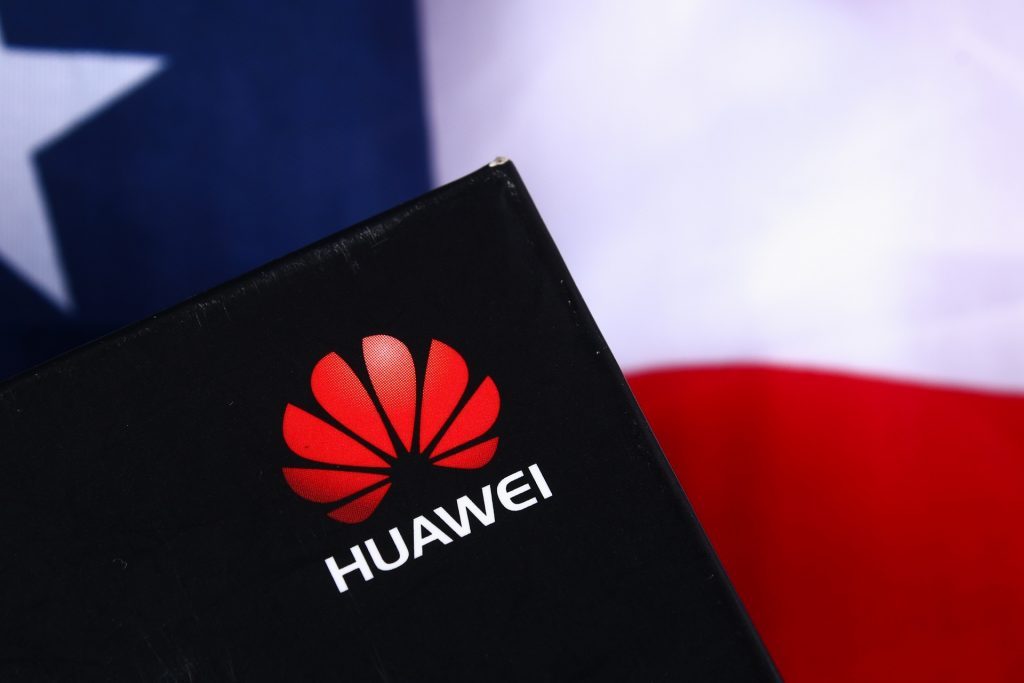 stck-huawei-usa-flag