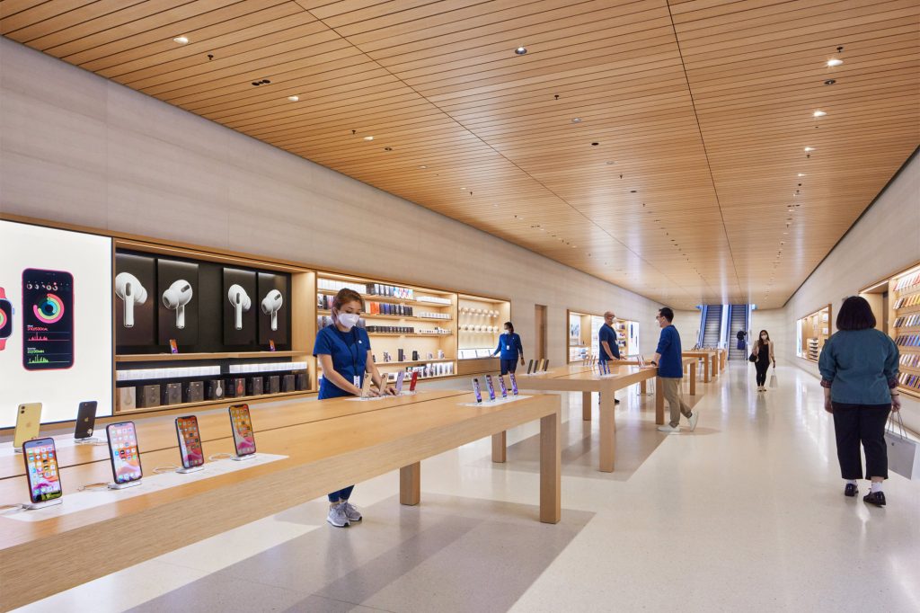 apple-store-covid