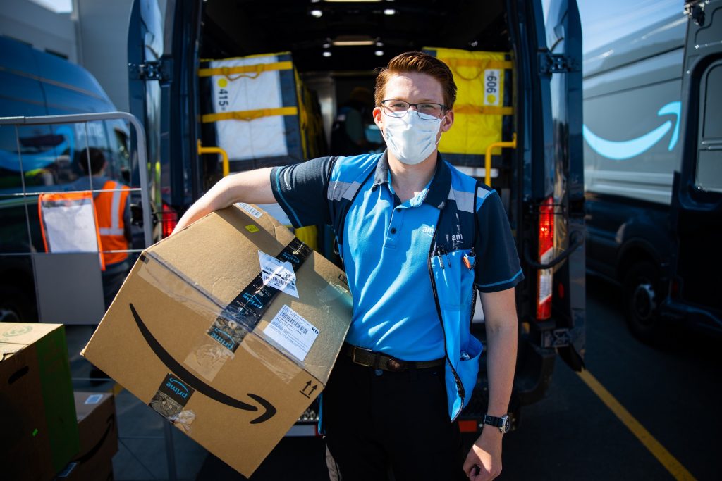 amazon-delivery-mask