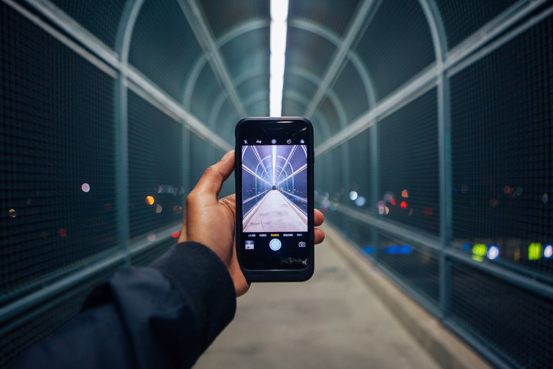 smartphone-bridge-light