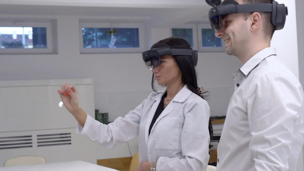 holoma-doctors-hololens